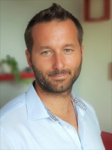 Thomas Lapouge, magnétiseur, Maitre Reiki et masseur tantrique reçoit pour du magnétisme, reiki, Access Bars et massages tantriques et psycho-émotionnels à la Valette du Var dans le Var